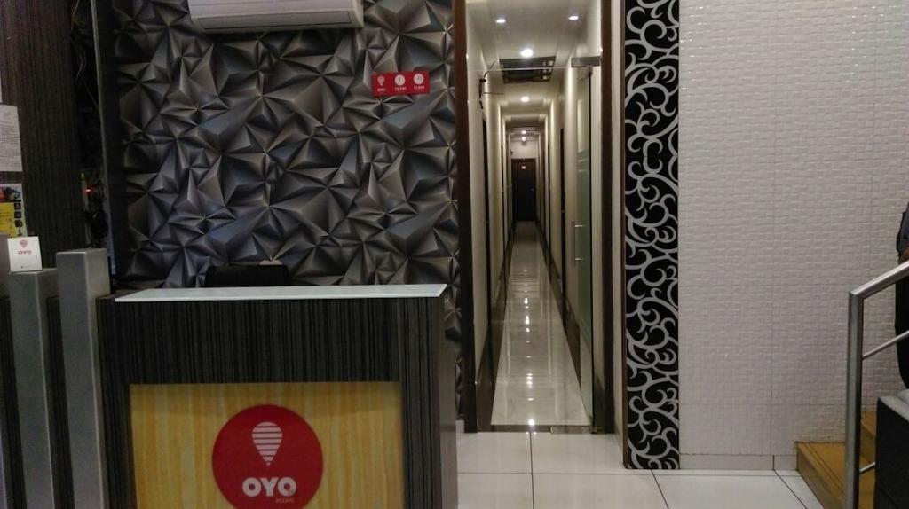Palace Residency Hotel 2*